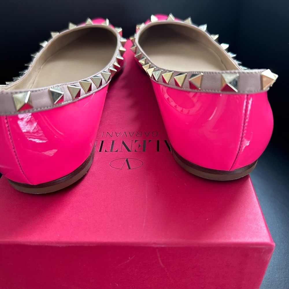 Valentino Patent Rockstud Ballet Flat - Picture 4 of 4